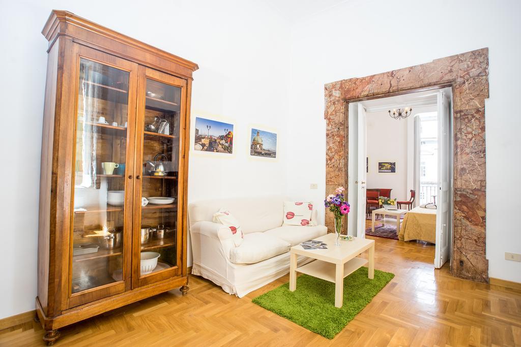 Casa Napoletana - San Domenico Apartment Naples Luaran gambar