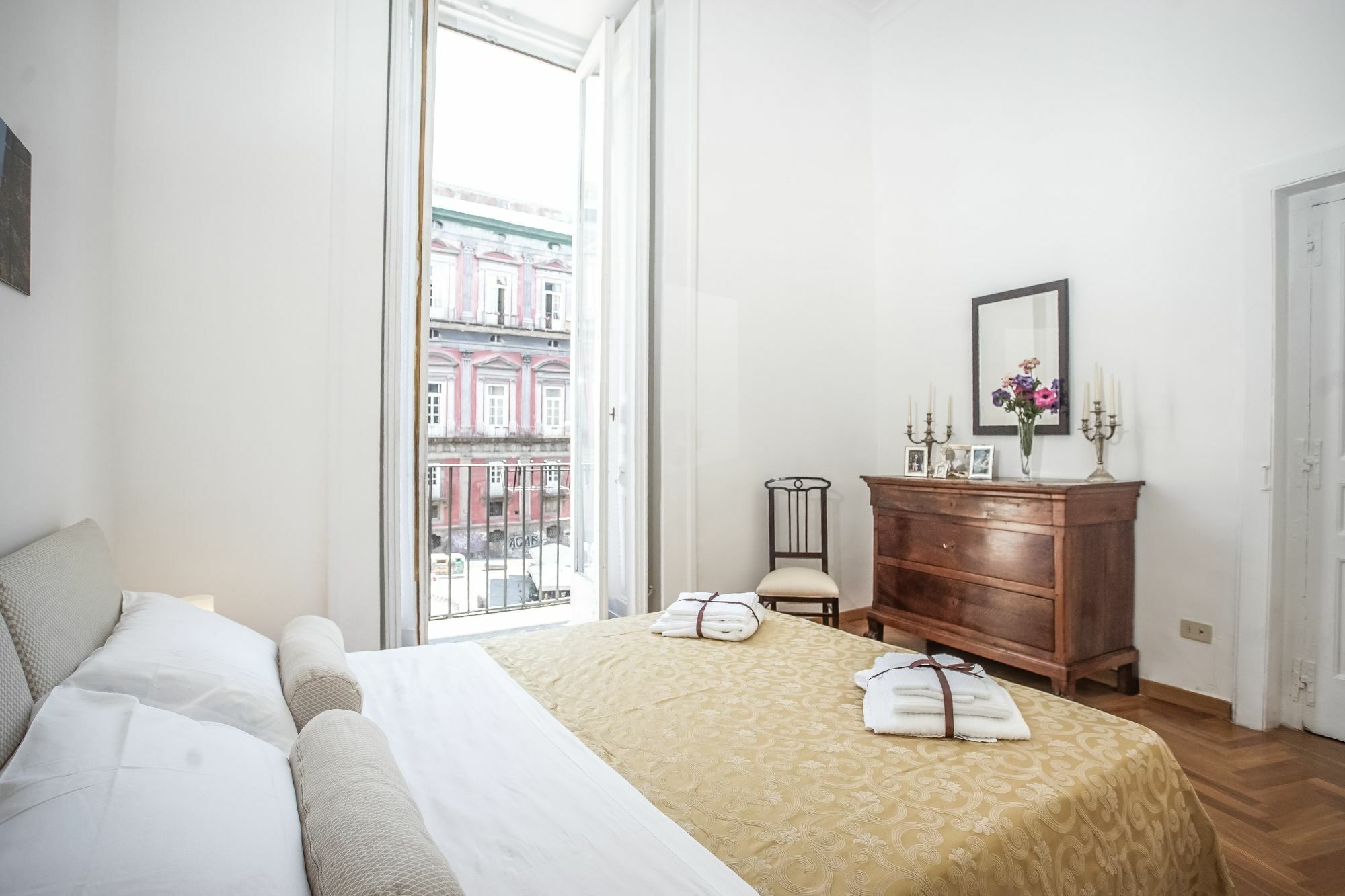 Casa Napoletana - San Domenico Apartment Naples Luaran gambar